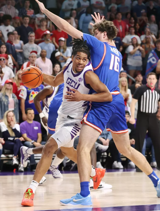 image » Greenville Sports Media GCU guard Jaden Henley #10 drives to the lane in the 2nd half vs Spencer Ahrens #16 for Boise State. Photo Credit: David Kadlubowski/GCU Athletics