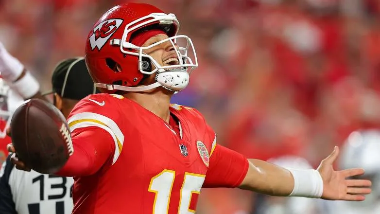 PATRICK MAHOMES KANSAS CITY CHIEFS